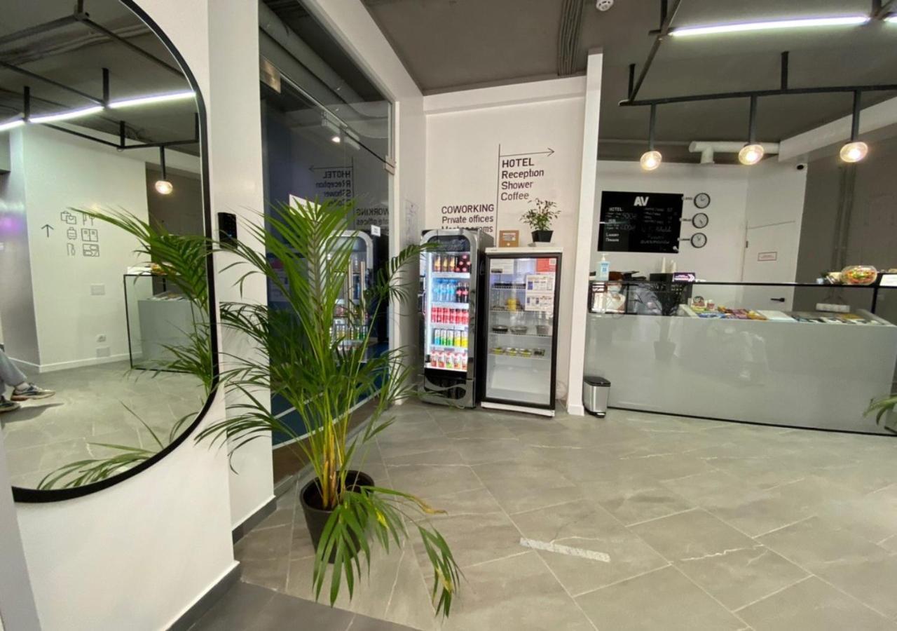 Av-1 Capsule Hotel Kyiv Exterior photo