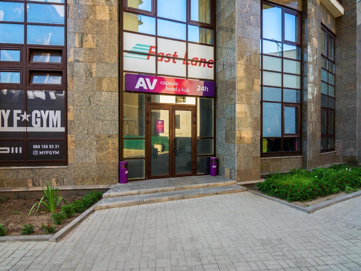 Av-1 Capsule Hotel Kyiv Exterior photo